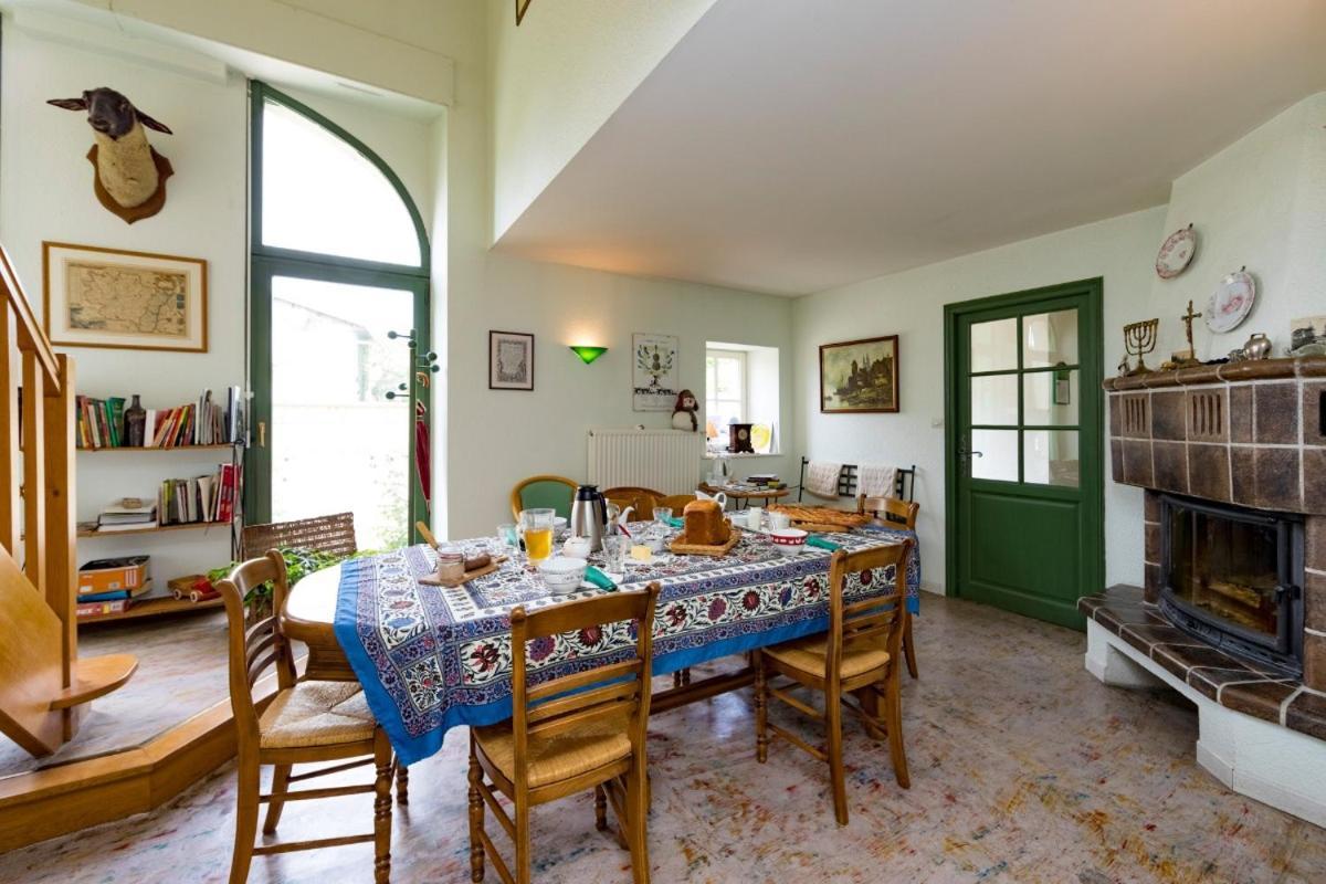 Jolie Vache Deguisee En Fleurs, Chambre D'Hote A Soulosse 客房 照片